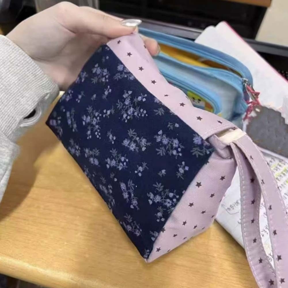 Lifestyle Of Korean - Lila bedruckte Make-up-Tasche mit Blumenmuster, Stern-