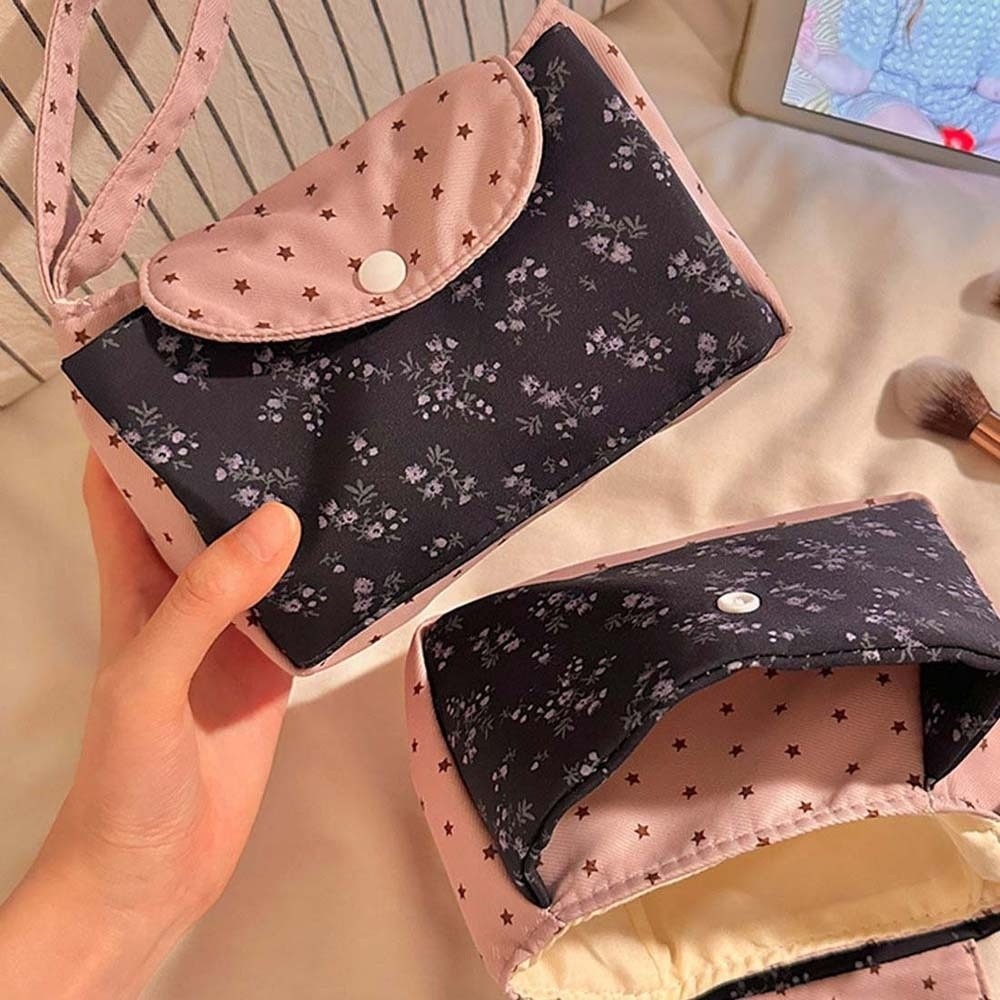 Lila bedruckte Make-up-Tasche  – Lifestyle Of Korean Bewertung und Preis